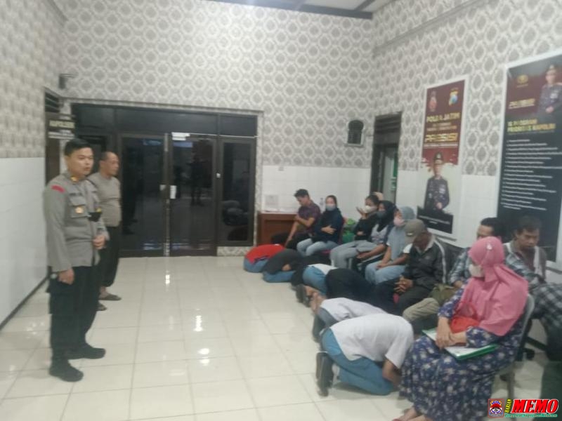 Para Pelajar Terlibat Minuman Keras Digelandang ke Mapolsek Genteng untuk Pembinaan