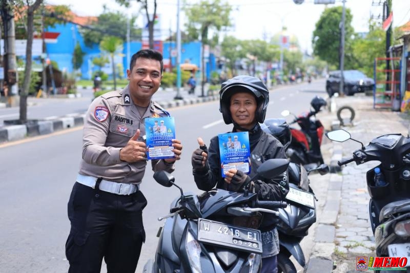 Satlantas Polres Gresik Gandeng Ojol Tekan Pelanggaran Lalu Lintas Saat Operasi Zebra Semeru 2025
