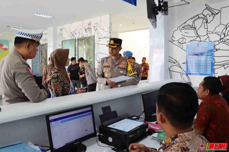 Pastikan Pelayanan Sesuai Prosedur, Kapolres Pamekasan Cek Pelayanan SIM