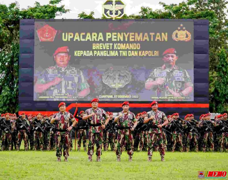 Kapolri: Jangan Ragukan Sinergitas TNI-Polri Jaga NKRI Ketika Menyematkan Baret Merah Kopassus