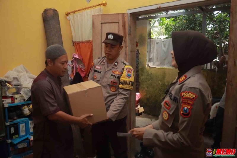 Polisi Kembali Berikan Bantuan Kepada Keluarga Aremania di Jember