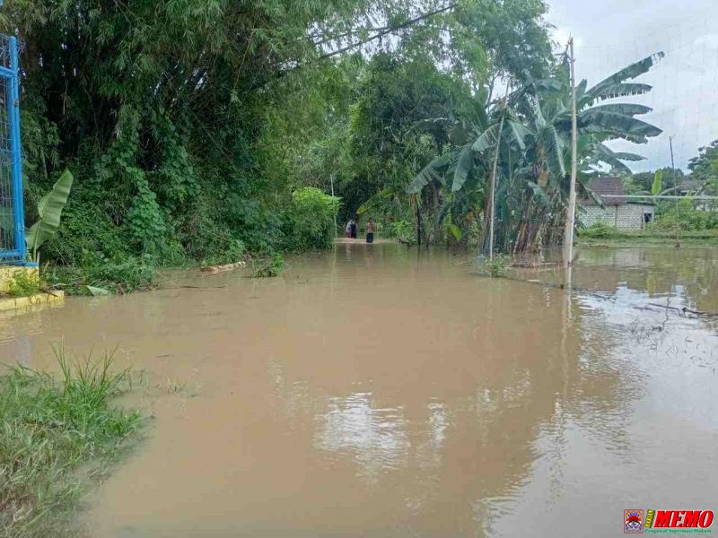 Intensitas Hujan Tinggi, Sungai Kalikening Meluap Genangi Rumah Warga Brangkal