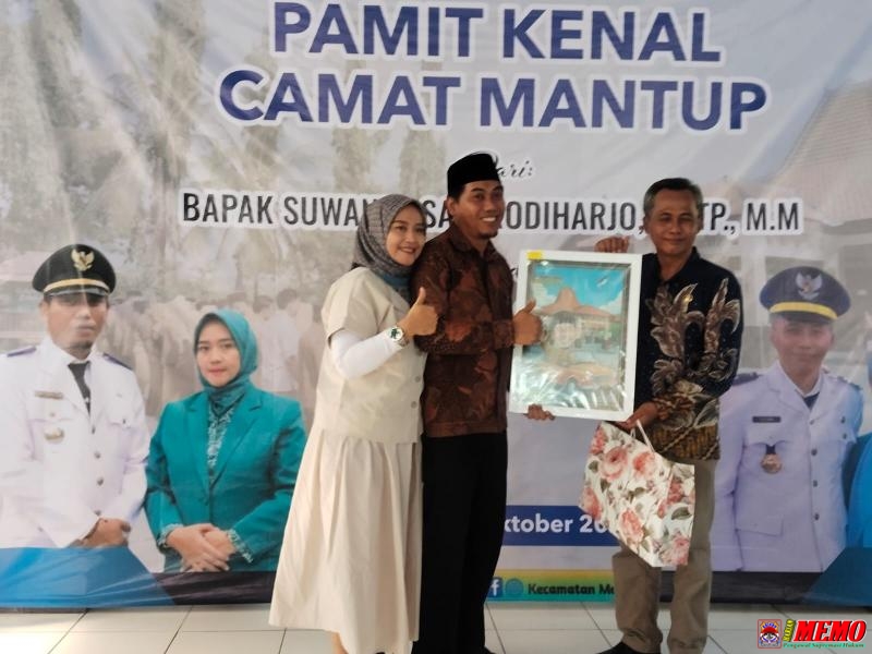 Penuh Haru di Pendopo Mantup, Camat Suwanto Lepas Jabatan, Ilyas Siap Lanjutkan Estafet Kepemimpinan