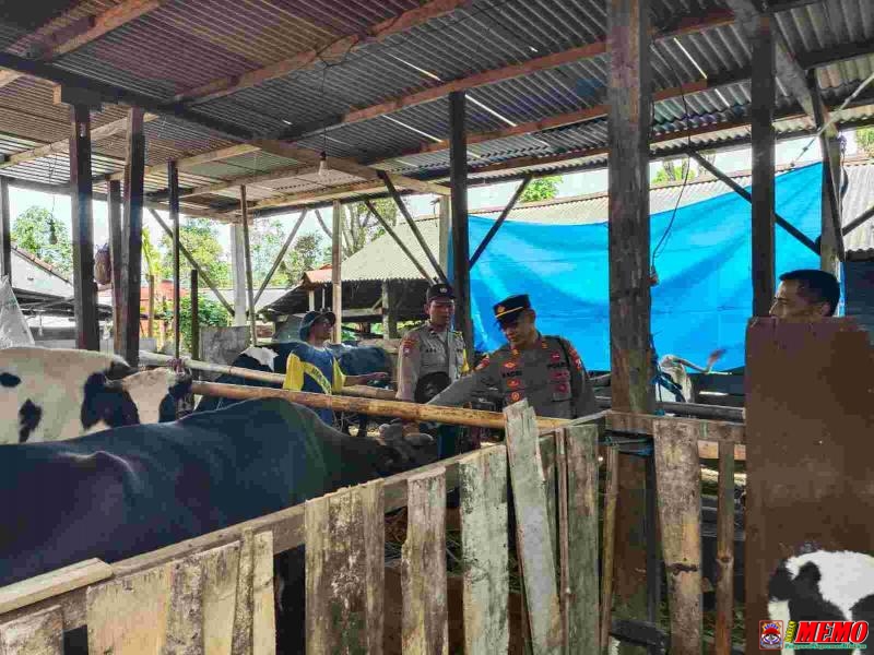 Cegah PMK, Polres Ponorogo Bantu Kelancaran Vaksinasi Ternak