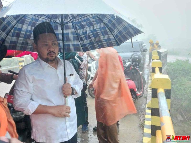 Gus Yani Tinjau Tanggul Anak Kali Lamong di Desa Beton Yang Jebol