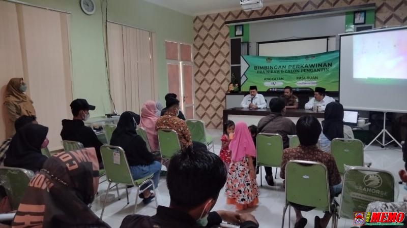 Ka Kemenag Kabupaten Pasuruan Berikan Binwin di Puskesmas Lekok