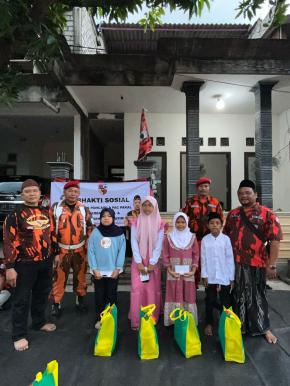 Momen Haru, Bagi Takjil dan Sembako Serta Bukber PAC PP Pakal