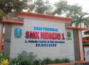 Bertanggung Jawab Terkait Pungutan Wajib Wisuda, Kasek Agoes Roedy Bungkam