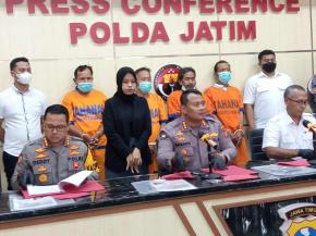 Ditreskrimum Polda Jatim Amankan 4 Tersangka Penyebar Berita Hoax di Banyuwangi