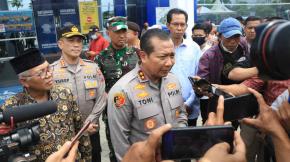 Irjen Pol Toni Harmanto Apresiasi Pelayanan SIM Cak Bhabin dan Motor Listrik Polrestabes Surabaya 
