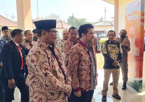 Plt Bupati Bangkalan Dampingi Wagub Jatim Resmikan IKM