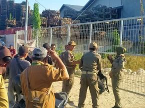 PT. Wisma Andalas Kencana Disegel Satpol PP Lantaran Tak Punya Izin