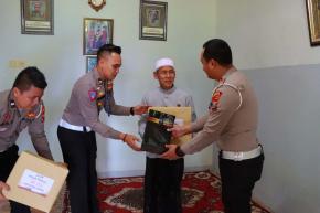 Polres Gresik Kembali Berikan Bantuan Keluarga Korban Tragedi Kanjuruhan Malang