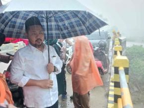 Gus Yani Tinjau Tanggul Anak Kali Lamong di Desa Beton Yang Jebol
