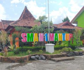 Uang Gedung SMAN 1 Mantup Mencapai Ratusan Juta Per Tahun, Kepala Sekolah Bungkam Saat Dikonfirmasi