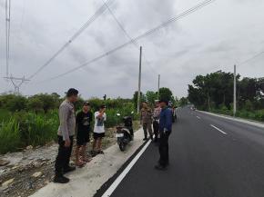 Polsek Mantup Intensifkan Patroli, Sasar Balap Liar dan Knalpot Bising di Desa Kedungsuko