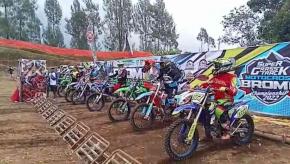 Direktur Harian Memo Syamsul Arif Menang Juara 2 dalam Lomba Motorcros di Bromo