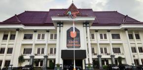 Bupati Tuban Membisu saat Dikonfirmasi Soal 67 Bisnis Hiburan Malam Ilegal 