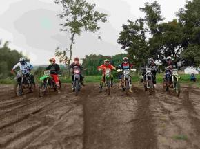 Persiapkan Kejurnas Motor Cross, Pimred Harian Memo Ikuti Latihan di Sirkuit Suwayuwo Pandaan